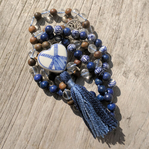 the-dutch-mala-met-lapis-van Mrs Mala